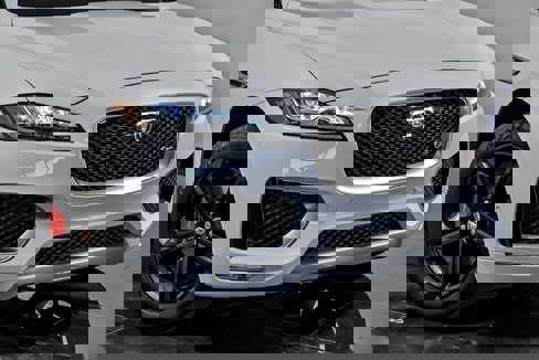 Used 2018 Jaguar F-PACE S image 2