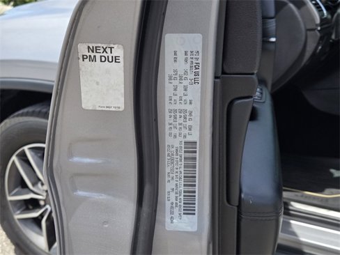 Used 2019 Jeep Grand Cherokee Limited w/ Luxury Group II image 12