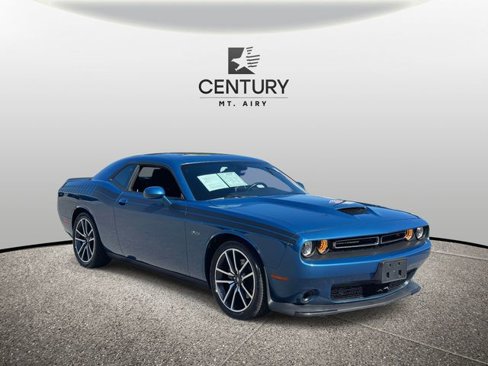 Used 2023 Dodge Challenger R/T image 1