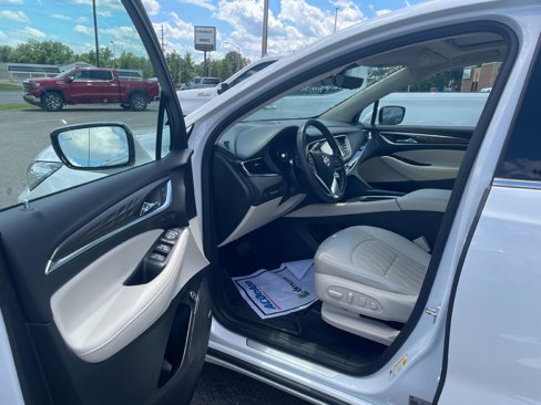 Used 2023 Buick Enclave Avenir w/ Trailering Package, 5000 lbs. image 9