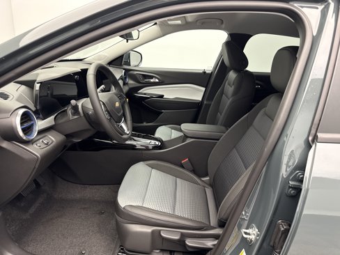 New 2025 Chevrolet Trax LT w/ LT Convenience Package image 30