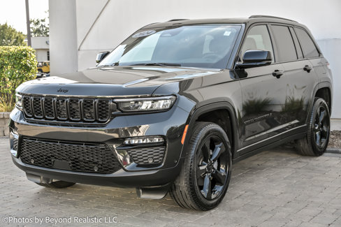 Used 2024 Jeep Grand Cherokee Limited w/ Luxury Tech Group II image 4
