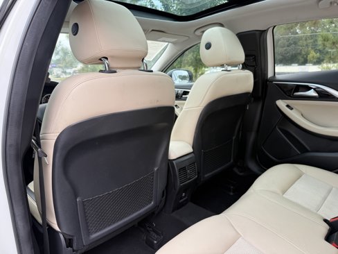 Used 2018 INFINITI QX30 image 38