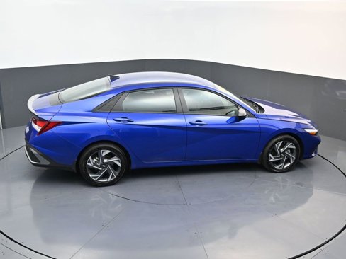 Certified 2025 Hyundai Elantra Sport image 15
