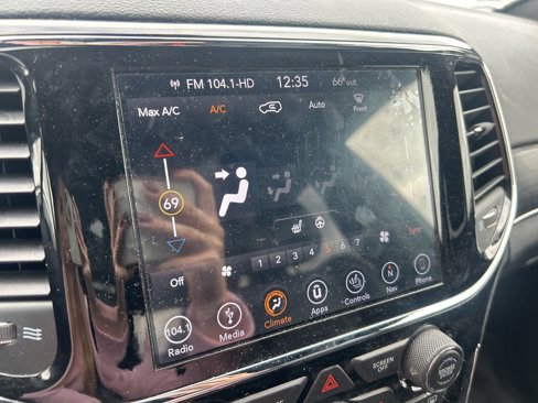 Used 2019 Jeep Grand Cherokee Limited w/ Trailer Tow Group IV image 29