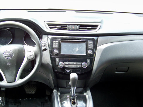 Used 2015 Nissan Rogue SV image 15