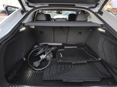 Used 2022 Audi e-tron Premium Plus w/ Premium Plus Package image 81