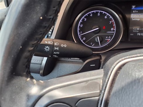 Used 2022 Toyota Camry SE image 23