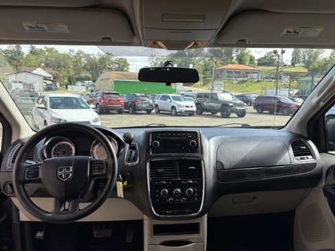 Used 2013 Dodge Grand Caravan SE image 35