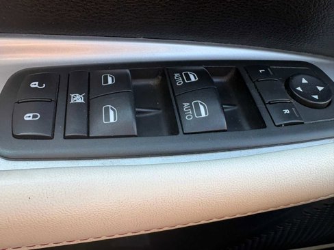 Used 2012 Dodge Journey Crew w/ Flexible Seating Group image 12