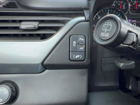 Used 2018 Chevrolet Suburban LT image 31