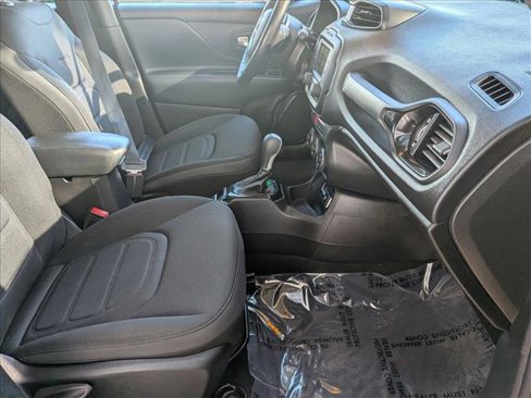 Used 2017 Jeep Renegade Altitude image 21