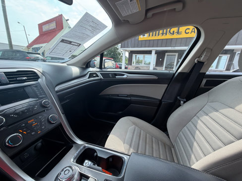 Used 2018 Ford Fusion S image 18