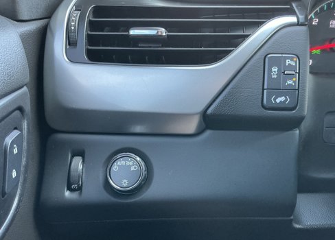 Used 2017 Chevrolet Suburban LT image 59