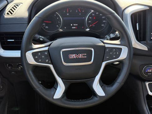 Used 2024 GMC Terrain SLT image 15
