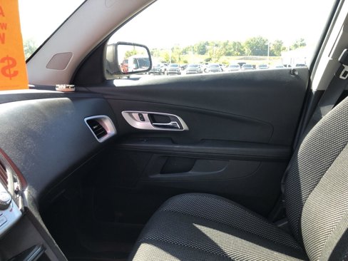 Used 2017 Chevrolet Equinox LS image 32