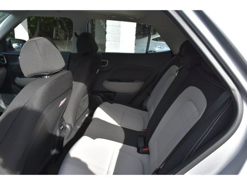 New 2025 Hyundai Venue SEL image 11