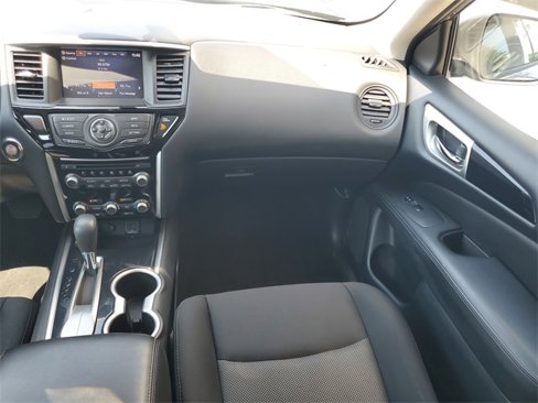 Used 2019 Nissan Pathfinder S image 29
