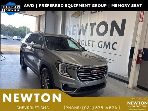 Used 2023 GMC Terrain SLT image 1