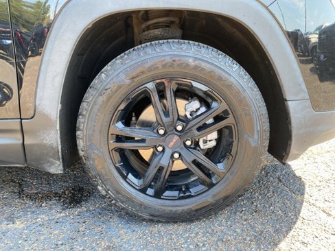 Used 2022 GMC Terrain AT4 w/ Infotainment Package II image 9