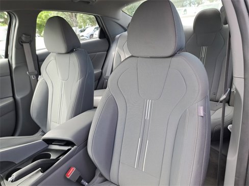Used 2021 Hyundai Elantra SEL w/ Preferred Accessory Package image 16