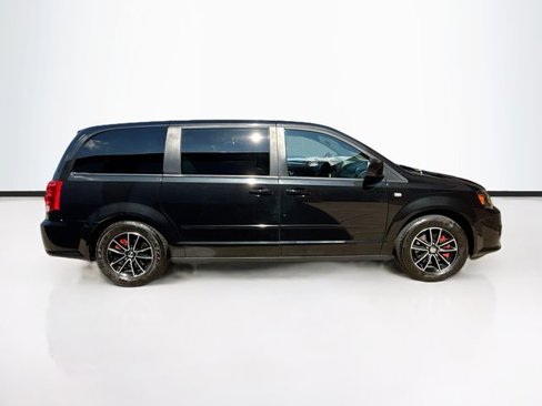 Used 2014 Dodge Grand Caravan SXT image 5