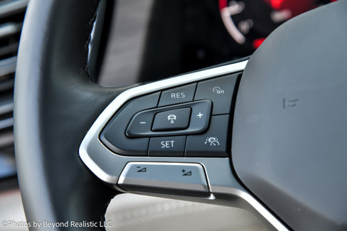 Used 2024 Volkswagen Atlas SEL Premium R-Line image 39
