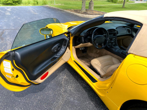 Used 2003 Chevrolet Corvette Convertible w/ Preferred Equipment Group1 image 22