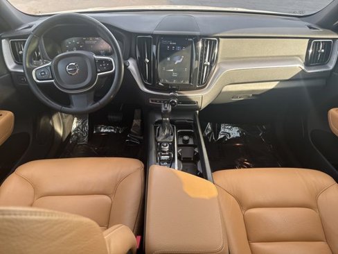 Used 2020 Volvo XC60 T6 Momentum image 13