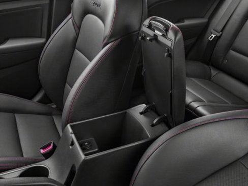 Used 2018 Hyundai Elantra Sport image 18