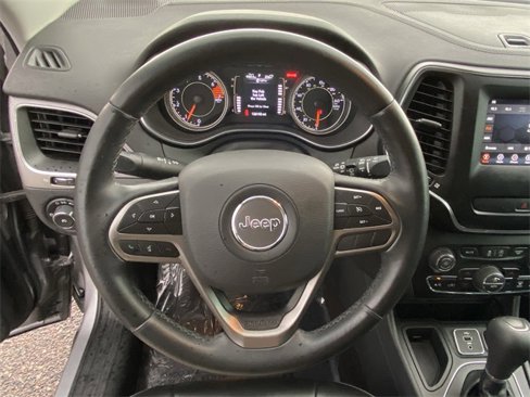 Used 2019 Jeep Cherokee Latitude Plus w/ Comfort/Convenience Group image 10