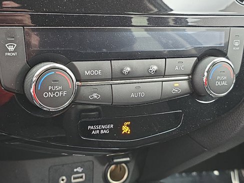 Certified 2019 Nissan Rogue SV image 24
