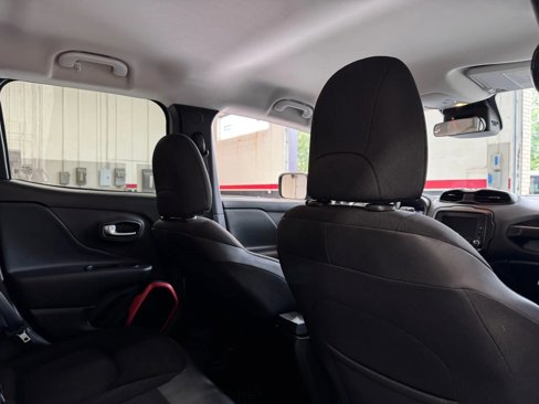 Used 2017 Jeep Renegade Trailhawk image 31
