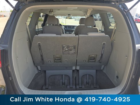 Used 2020 Kia Sedona LX image 18