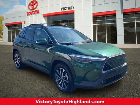 Used 2022 Toyota Corolla Cross XLE image 1