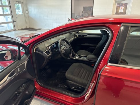 Used 2018 Ford Fusion SE image 21