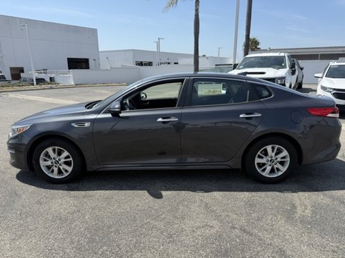 Used 2017 Kia Optima LX w/ Driver Convenience Package image 3