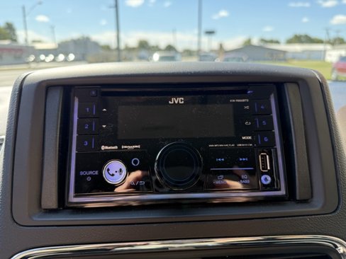 Used 2016 Dodge Grand Caravan SXT image 31