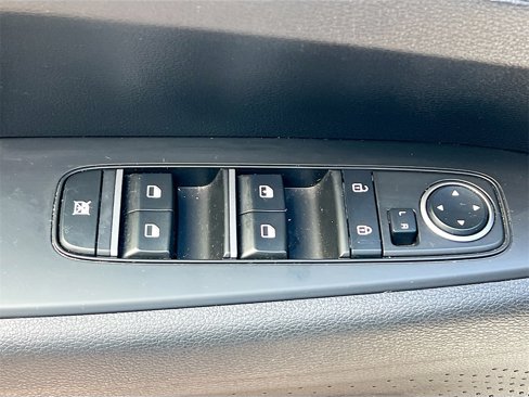 Used 2023 Kia Forte LXS image 19