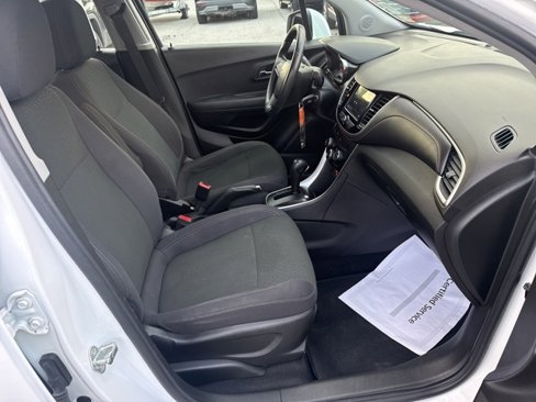 Used 2019 Chevrolet Trax LS image 26