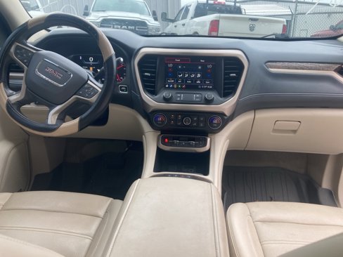 Used 2020 GMC Acadia Denali w/ Technology Package image 10