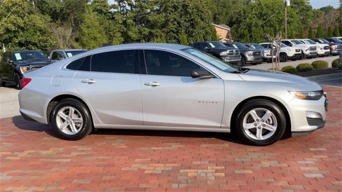 Used 2020 Chevrolet Malibu LS image 3
