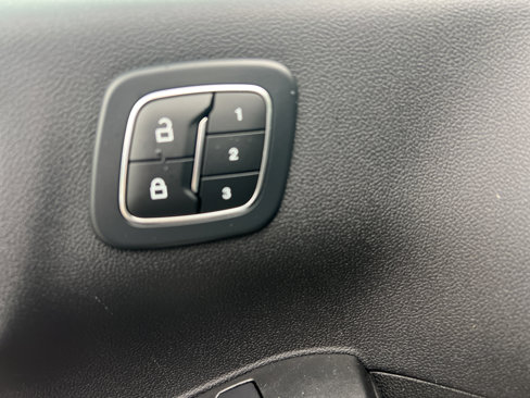 Used 2023 Ford Escape SE image 19