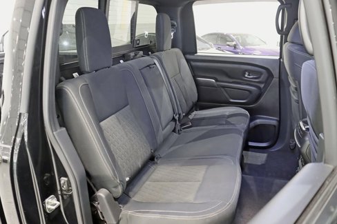 Used 2018 Nissan Titan SV w/ SV Convenience Package image 25