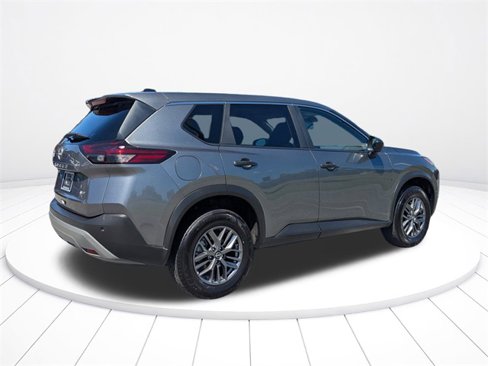 Used 2023 Nissan Rogue S image 3