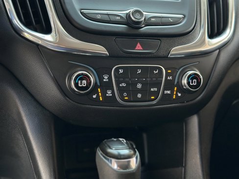 Used 2020 Chevrolet Equinox LT image 32