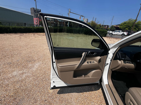 Used 2013 Toyota Highlander FWD image 48