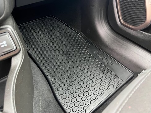 Used 2023 Jeep Renegade Latitude w/ Sun/Sound Group image 25