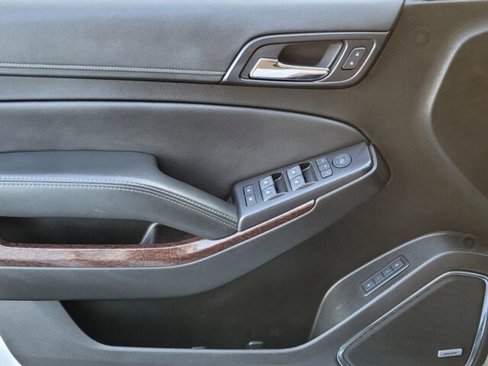 Used 2020 GMC Yukon XL SLT image 32