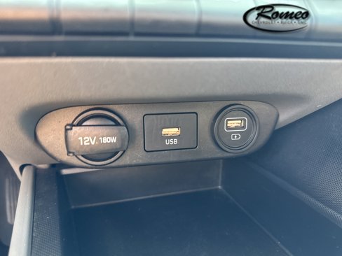 Used 2021 Hyundai Elantra SE image 22
